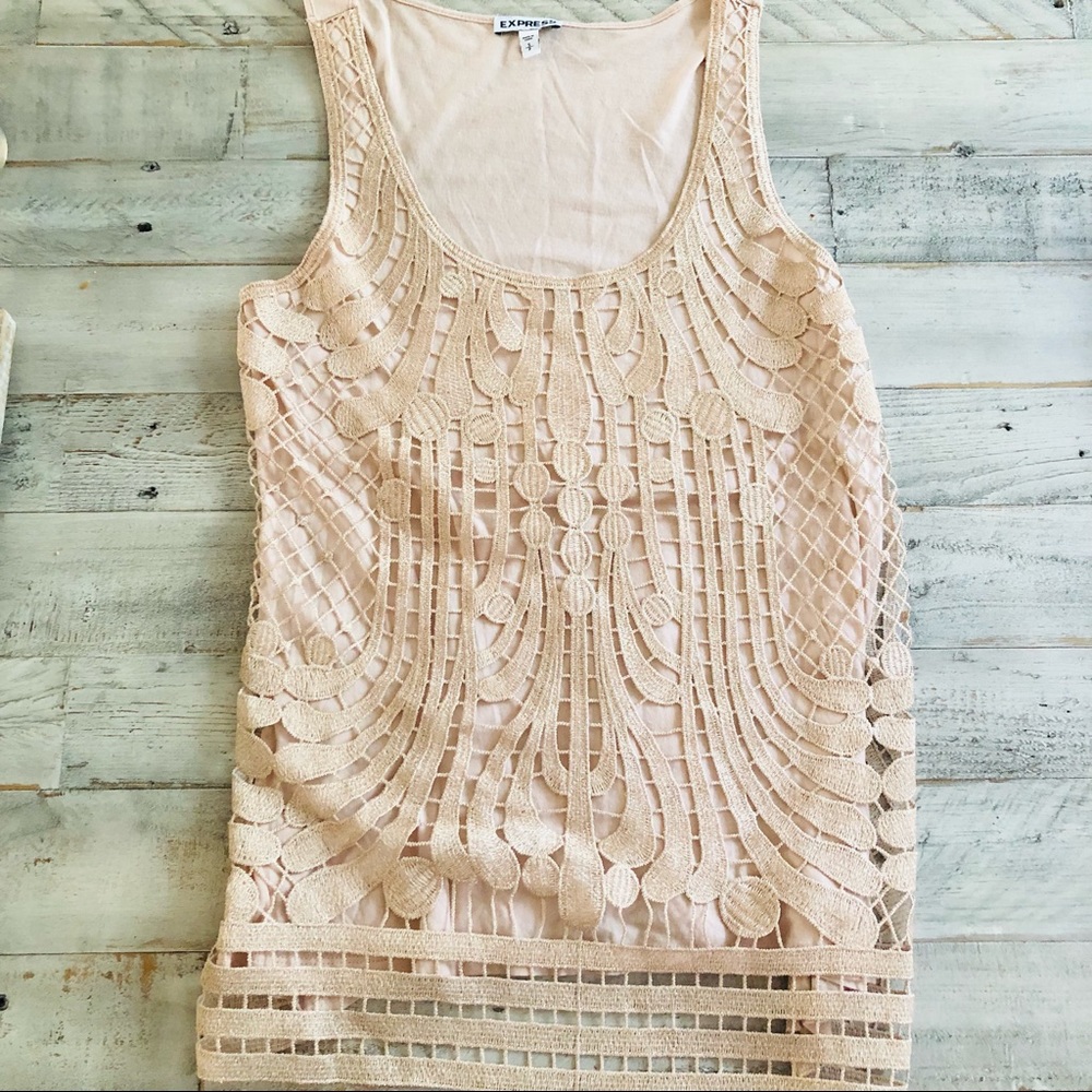 2 Tank Tops - Picture 2 of 8